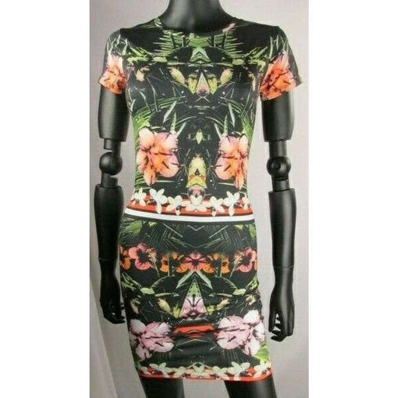 Topshop Dresses & Skirts - TopShop Floral Geometric Dress